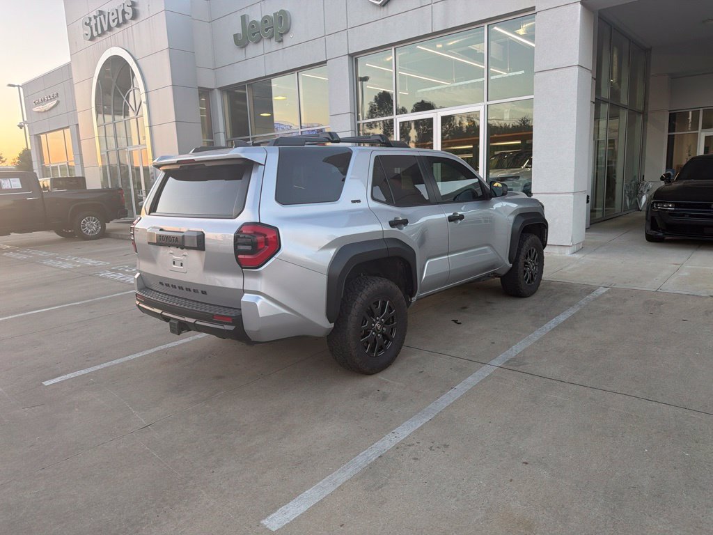 Used 2025 Toyota 4Runner SR5 AWD/4WD image 18
