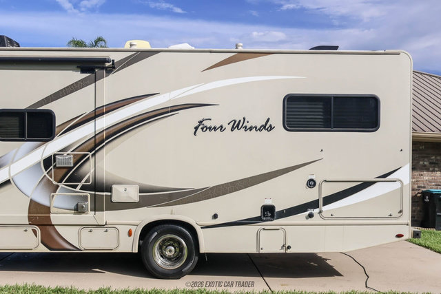 Used 2017 Ford E-450 and Econoline 450 Super Duty w/ Motorhome Prep Package RWD image 5