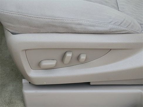 Used 2017 GMC Yukon SLE w/ Convenience Package image 23