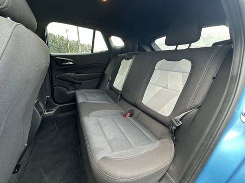 Certified 2025 Chevrolet Trax RS FWD image 21