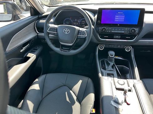 New 2026 Toyota Grand Highlander AWD image 13