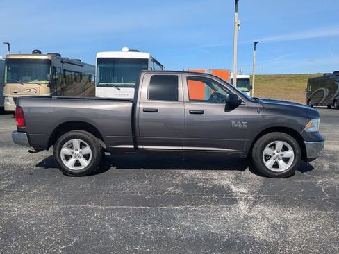 Used 2024 RAM 1500 Classic SLT image 4