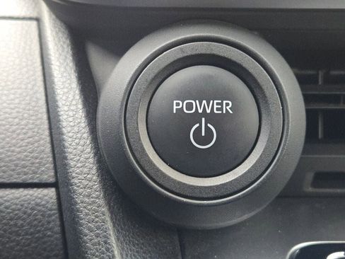 Used 2024 Toyota Prius LE image 33