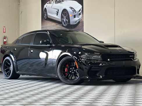 Used 2021 Dodge Charger SRT Hellcat image 2