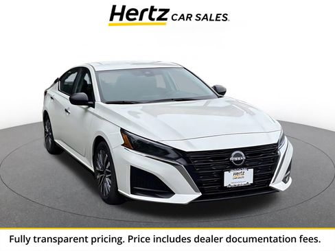 Used 2025 Nissan Altima 2.5 SV FWD image 1