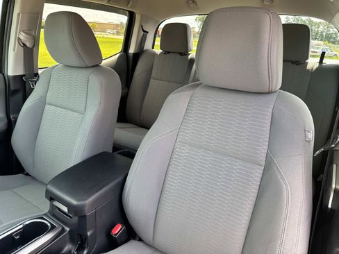 Used 2019 Toyota Tacoma SR5 image 25