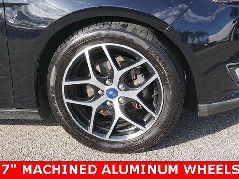 Used 2018 Ford Focus SE w/ SE Appearance Package image 10