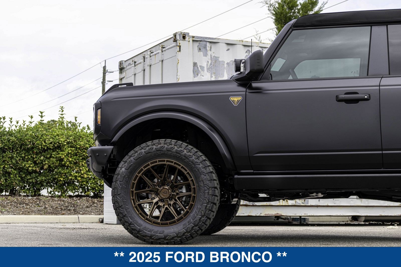 Used 2025 Ford Bronco Badlands AWD/4WD image 37