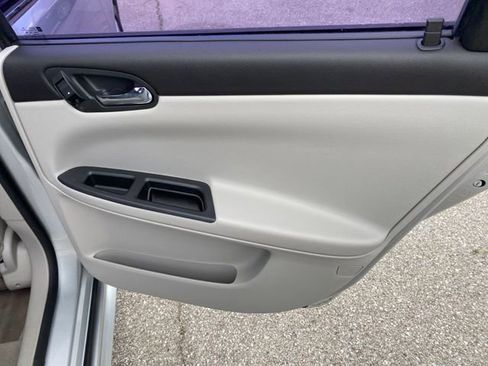 Used 2012 Chevrolet Impala LTZ FWD image 25