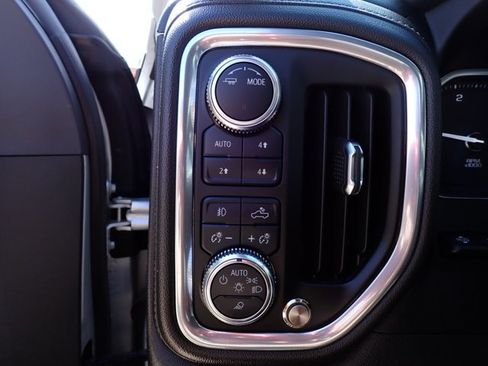 Used 2022 GMC Sierra 3500 Denali w/ Denali Ultimate Package AWD/4WD image 16