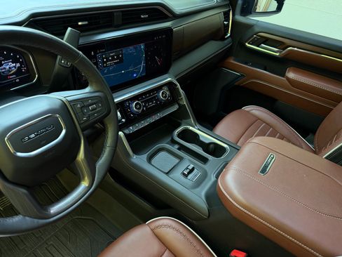 Used 2024 GMC Sierra 3500 Denali Ultimate AWD/4WD image 40