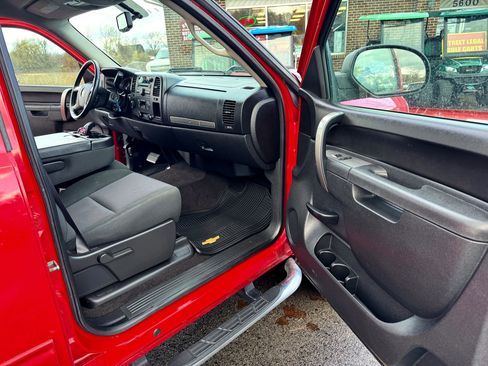 Used 2012 Chevrolet Silverado 2500 LT w/ Interior Plus Package image 11