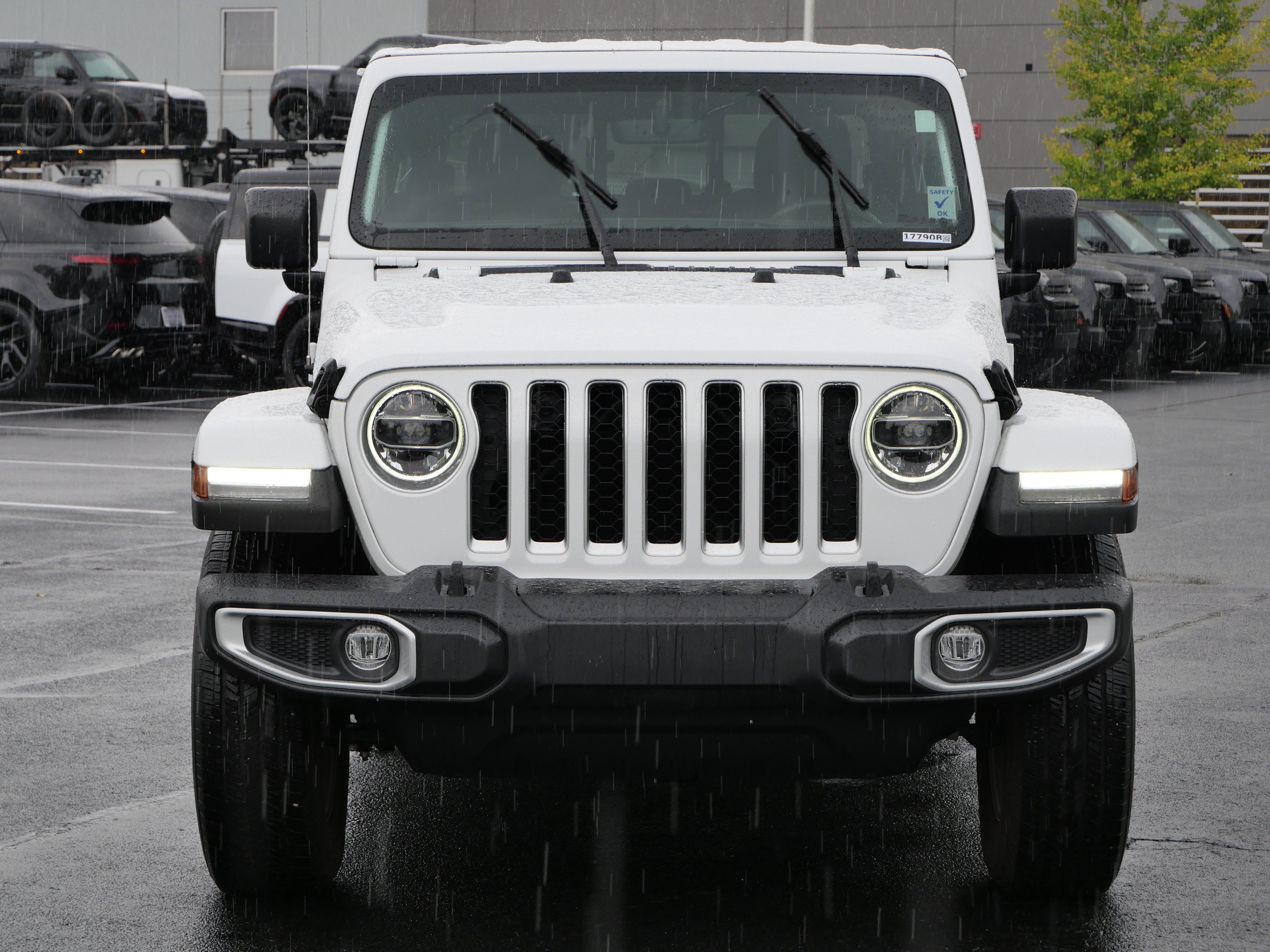 Used 2022 Jeep Gladiator Overland w/ Popular Equipment Package AWD/4WD image 8
