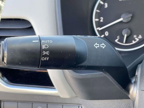 Used 2023 Nissan Rogue SL w/ SL Premium Package image 25