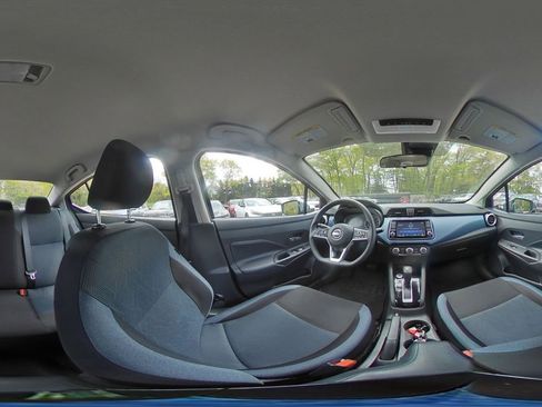 Used 2025 Nissan Versa SV FWD image 40