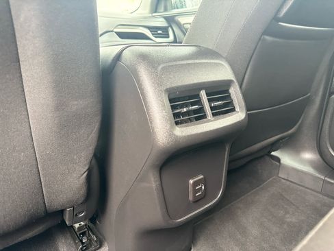 Used 2023 GMC Terrain SLE w/ Driver Convenience Package image 28