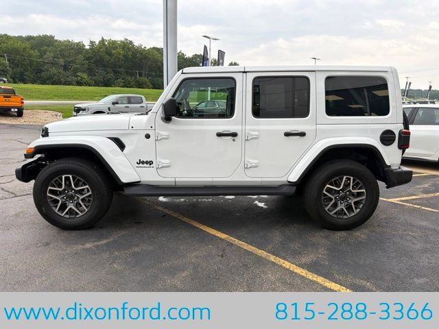 Used 2025 Jeep Wrangler Unlimited Sahara AWD/4WD image 5