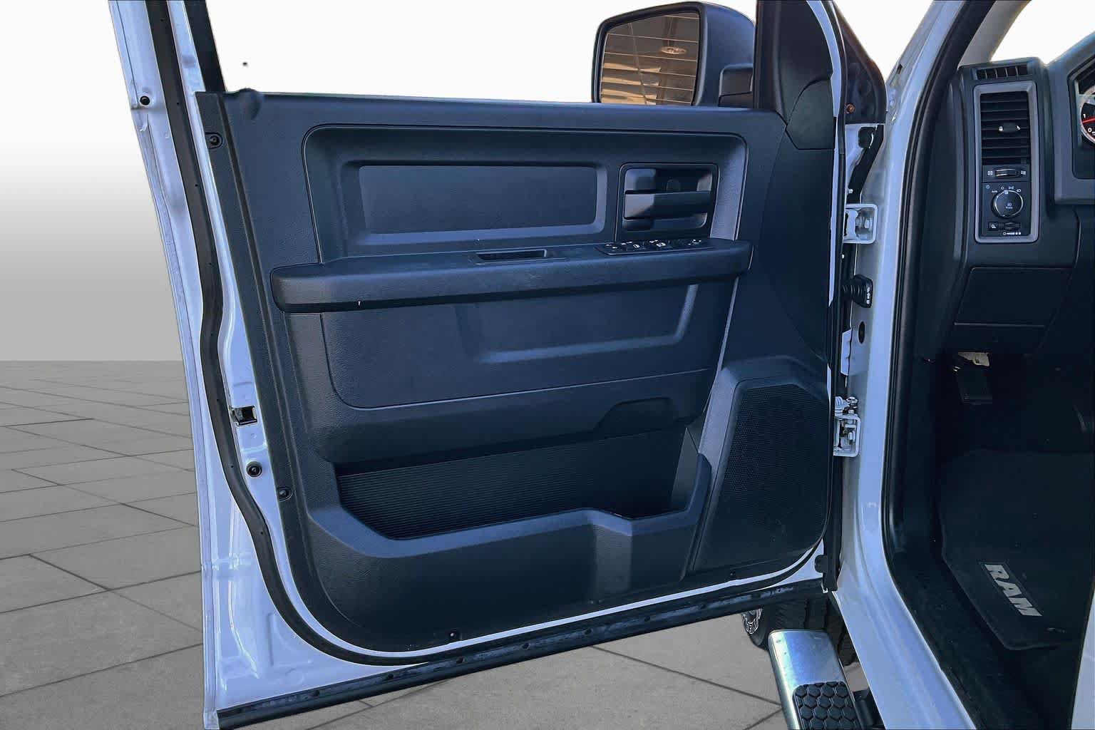Used 2017 RAM 1500 Express w/ Express Value Package AWD/4WD image 22