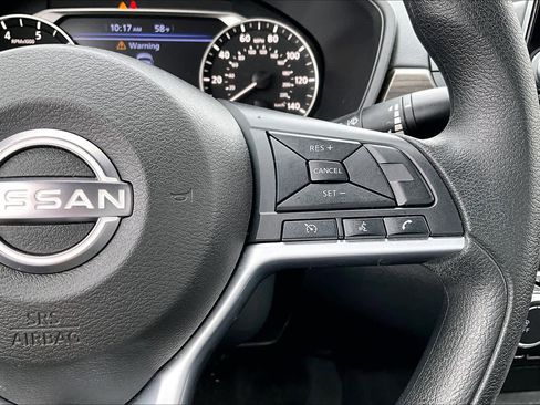 Used 2025 Nissan Altima 2.5 SV image 24