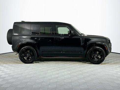 Used 2023 Land Rover Defender 110 V8 AWD/4WD image 4