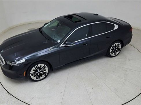 Used 2025 BMW 540i xDrive image 81