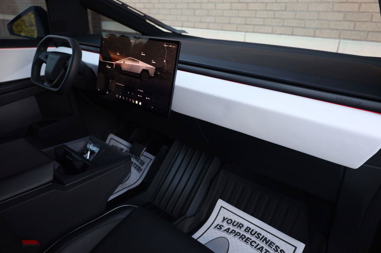 Used 2024 Tesla Cybertruck AWD Crew Cab image 31