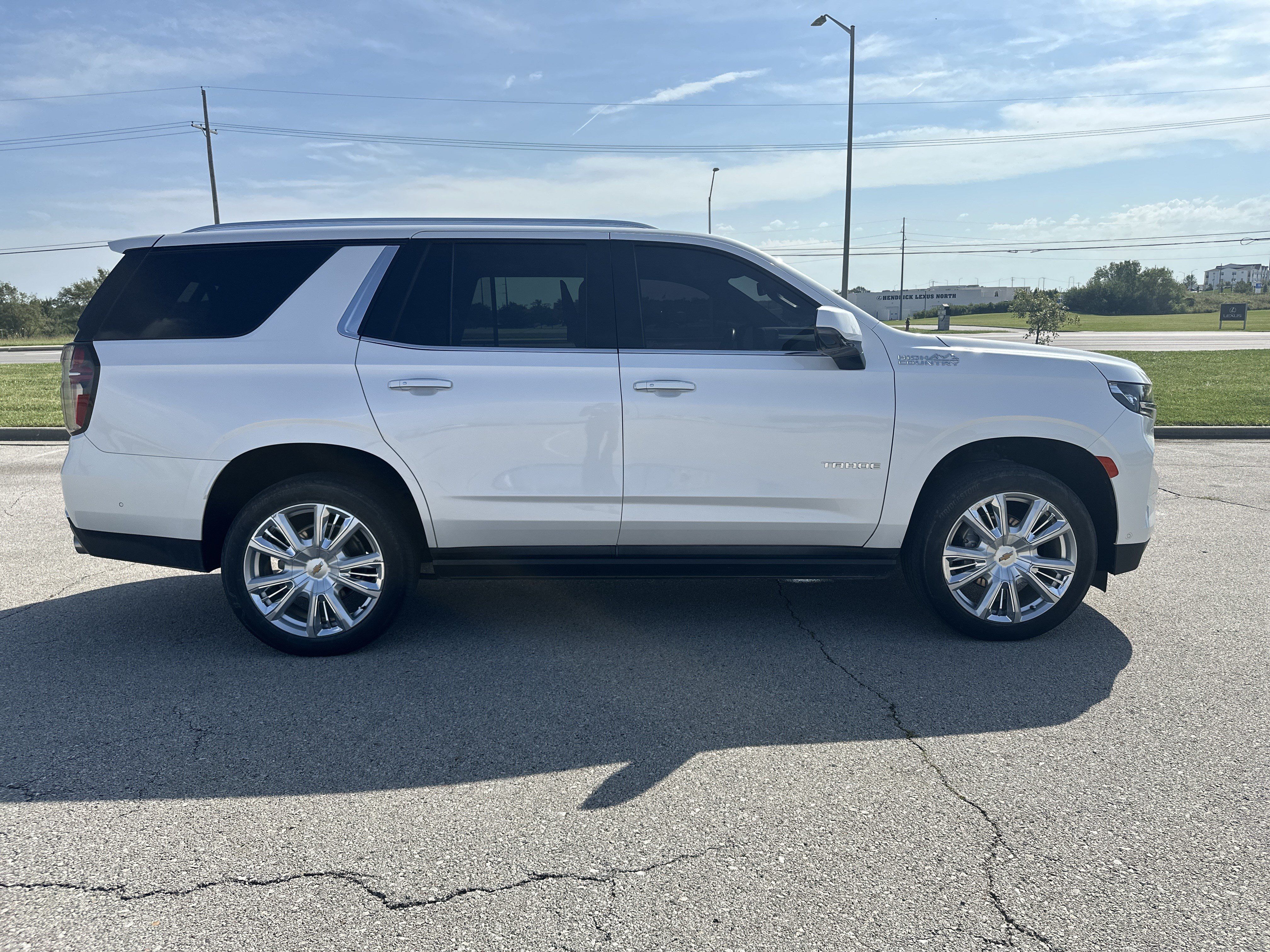 Used 2023 Chevrolet Tahoe High Country w/ Advanced Technology Package AWD/4WD image 12