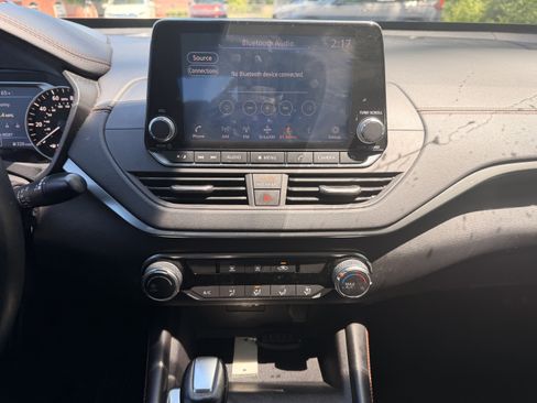 Used 2020 Nissan Altima 2.5 SR FWD image 18