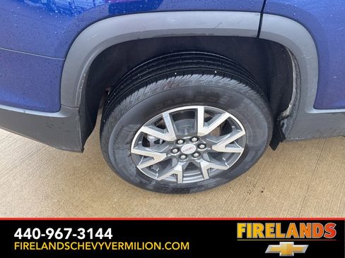 Used 2023 GMC Acadia SLE w/ Driver Convenience Package image 24