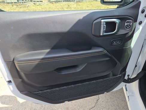 Used 2025 Jeep Wrangler Unlimited Sahara w/ Safety Group image 14