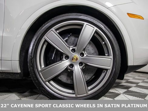 Used 2022 Porsche Cayenne Turbo S image 45