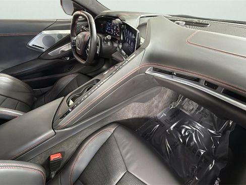 Used 2022 Chevrolet Corvette Stingray Premium Cpe w/ Z51 Performance Package image 32