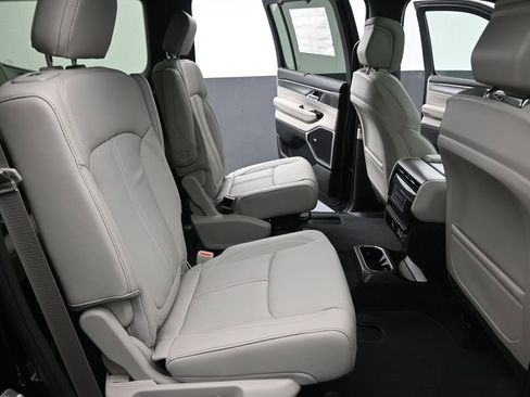 New 2026 Jeep Grand Wagoneer Limited AWD/4WD image 25
