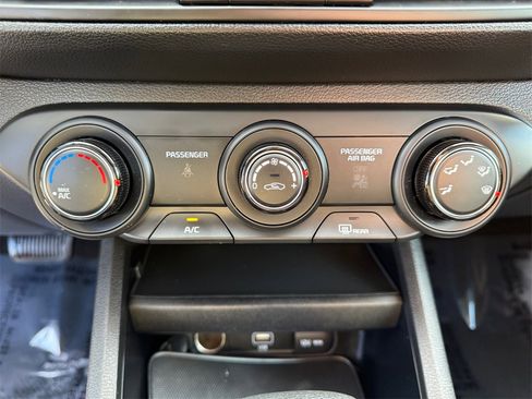 Certified 2023 Kia Forte LXS image 28