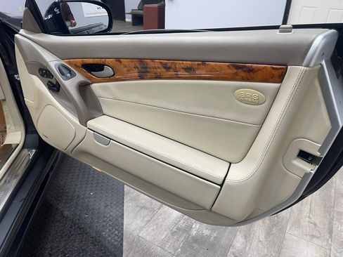 Used 2009 Mercedes-Benz SL 550 w/ Premium I Pkg image 29