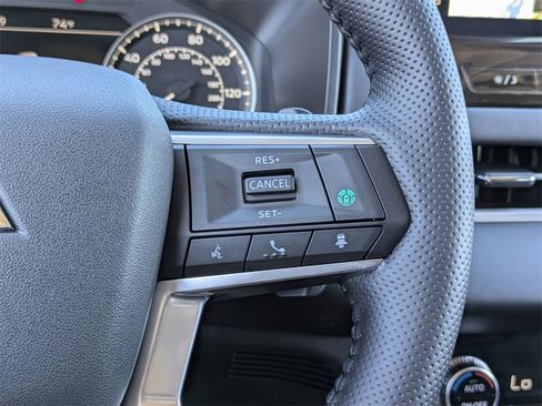 New 2026 Mitsubishi Outlander SE image 27