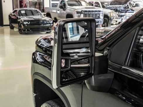 Used 2022 Chevrolet Silverado 2500 LTZ image 33