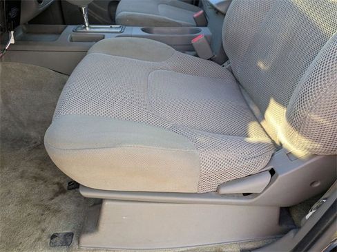 Used 2017 Nissan Frontier SV image 15