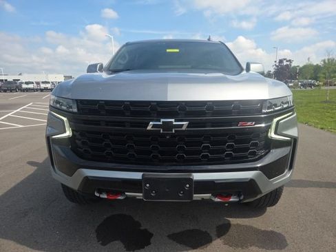 Used 2024 Chevrolet Tahoe Z71 w/ Luxury Package AWD/4WD image 4