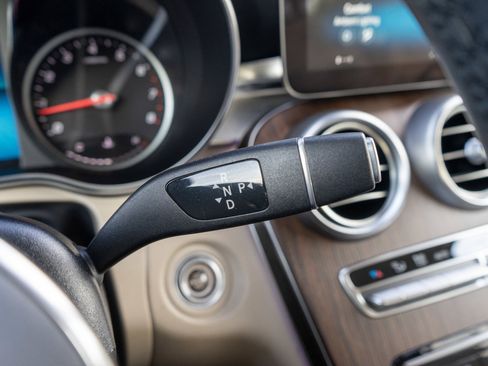 Used 2022 Mercedes-Benz GLC 300 4MATIC image 27