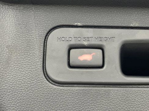 Used 2024 Honda Pilot Touring image 16