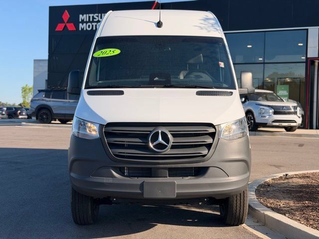 Used 2025 Mercedes-Benz Sprinter 2500 image 6