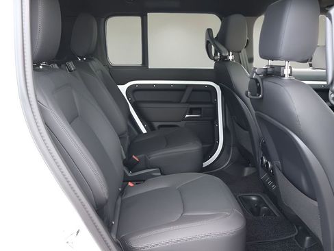 New 2026 Land Rover Defender 130 X-Dynamic SE AWD/4WD image 17