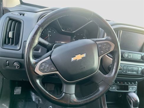 Used 2022 Chevrolet Colorado Z71 image 11