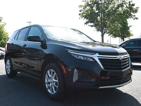 Used 2024 Chevrolet Equinox LT AWD/4WD image 3
