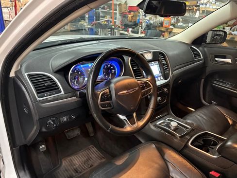 Used 2017 Chrysler 300 Limited w/ Value Package AWD/4WD image 20
