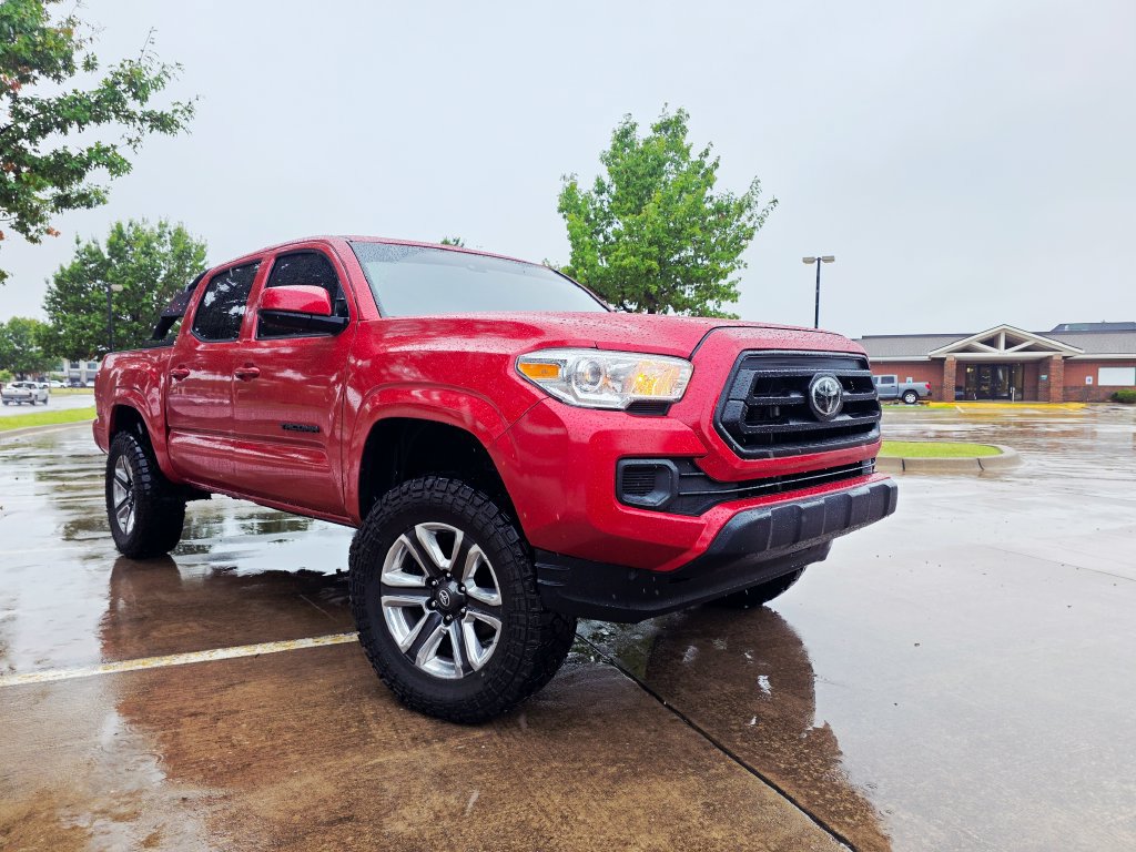 Used 2022 Toyota Tacoma SR AWD/4WD image 5