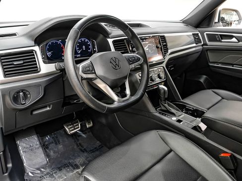 Used 2021 Volkswagen Atlas Cross Sport SEL R-Line w/ Cross Sport MDO Package image 3