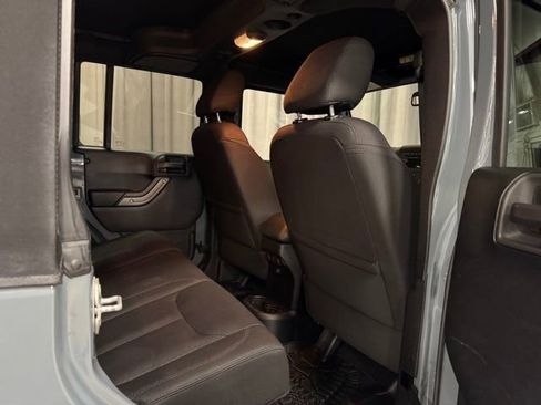 Used 2015 Jeep Wrangler Unlimited Sport image 10