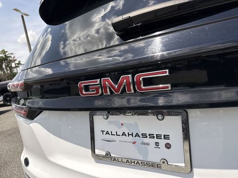 Used 2025 GMC Acadia Elevation AWD/4WD image 5